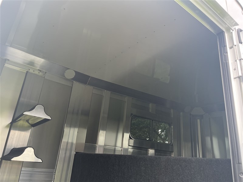 Trailer Photo 13