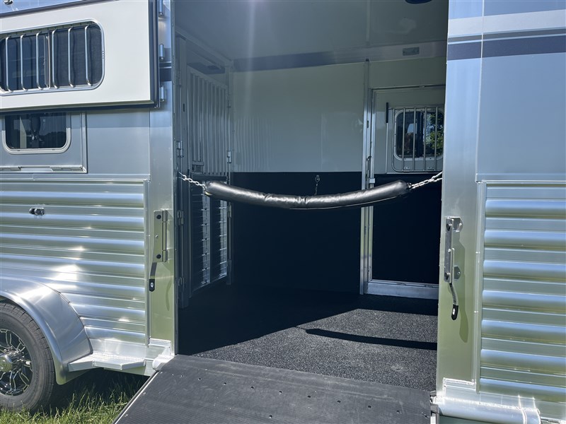 Trailer Photo 17