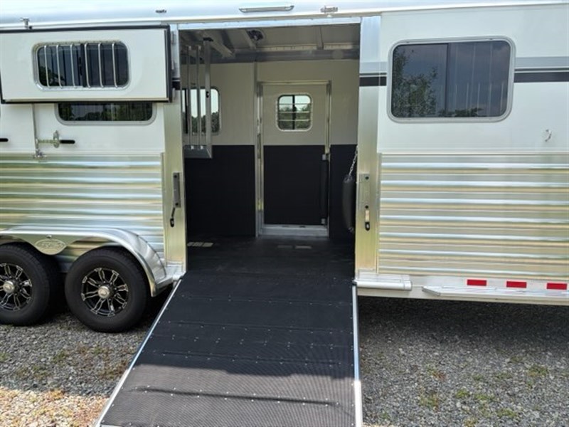 Trailer Photo 3