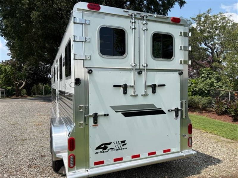 Trailer Photo 9