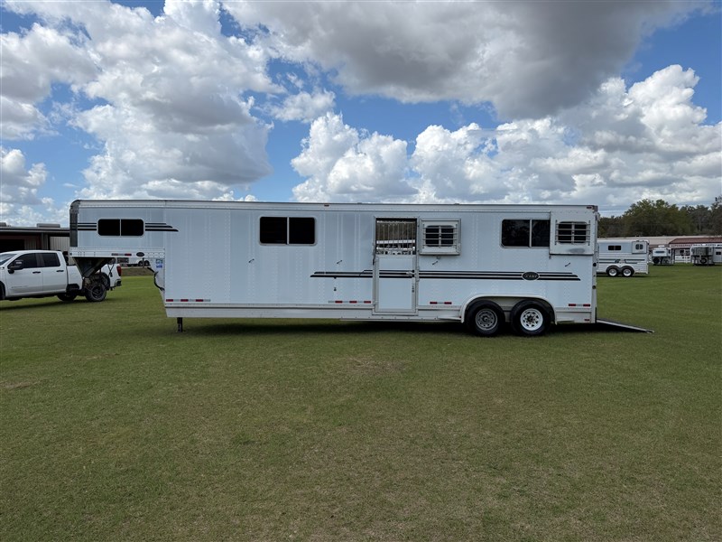 Trailer Photo 2