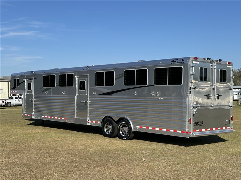 Trailer Photo 4