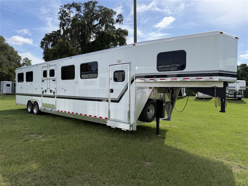 Trailer Photo 2