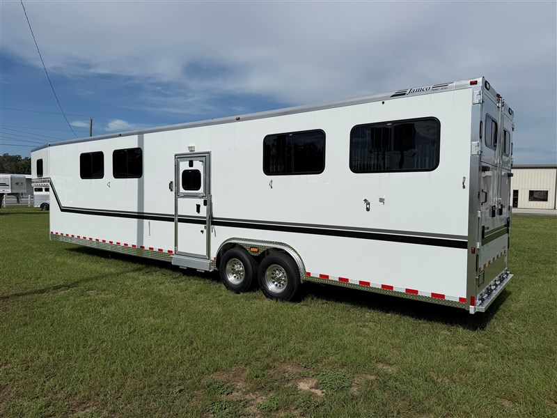 Trailer Photo 4