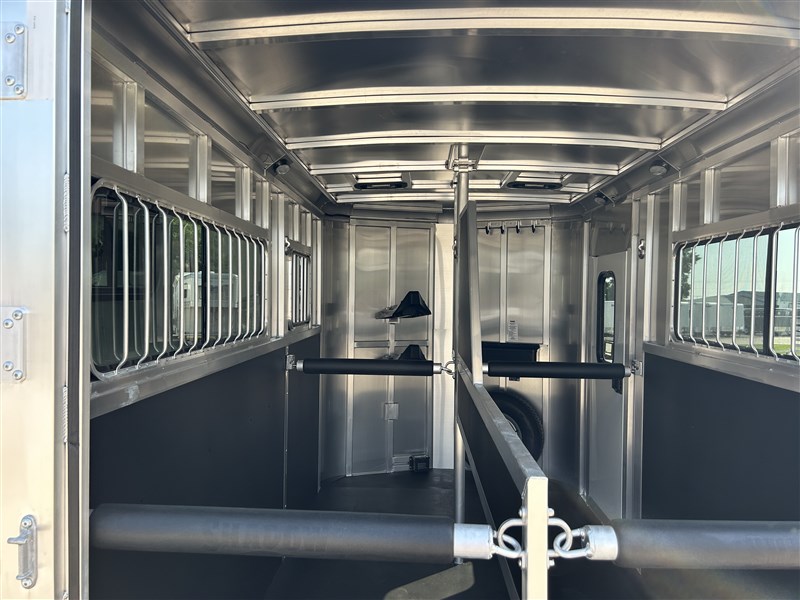 Trailer Photo 7