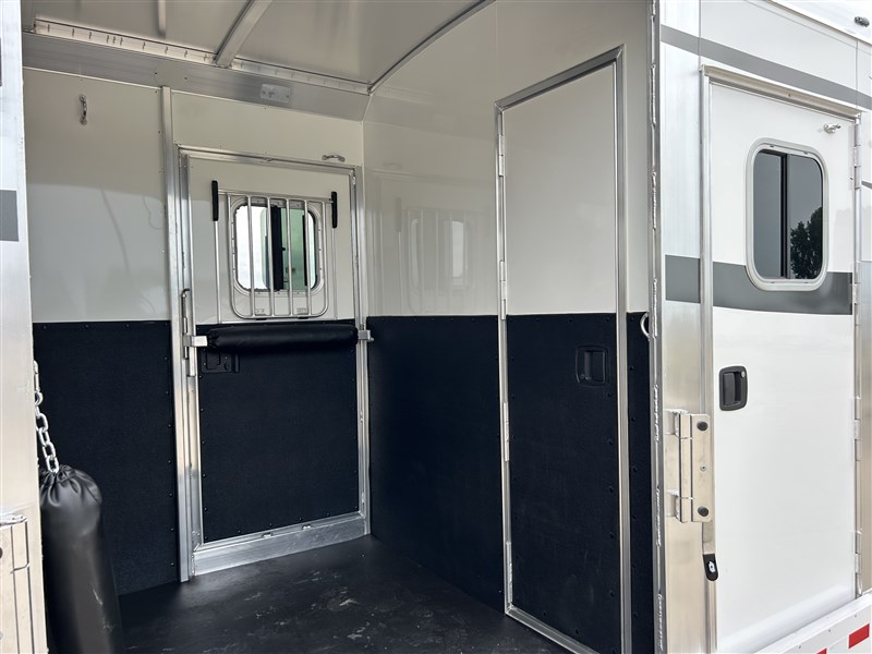 Trailer Photo 14
