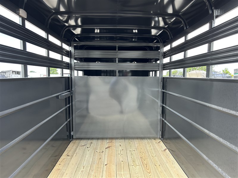 Trailer Photo 7