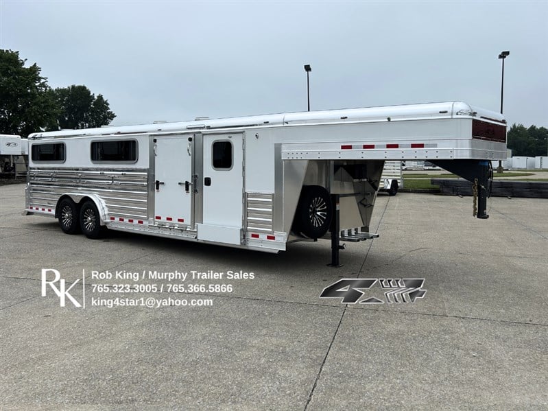 2027 4 Star Trailers 26' 10-Pen Show GN