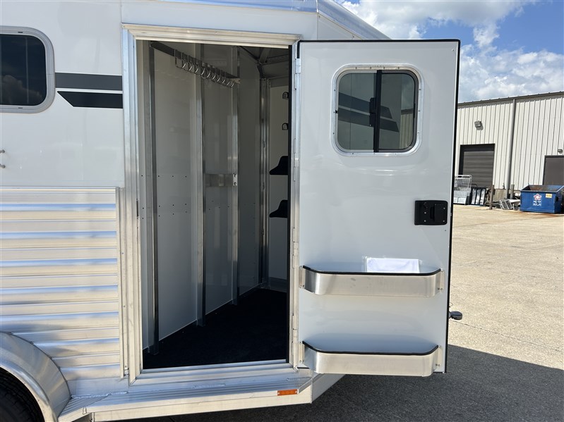 Trailer Photo 10