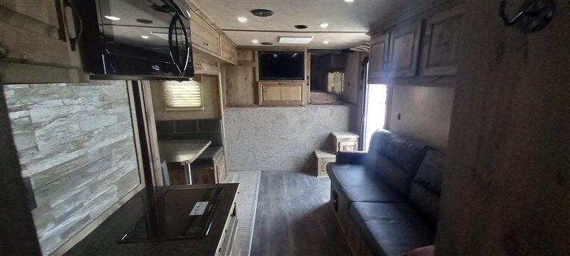 Trailer Photo 10