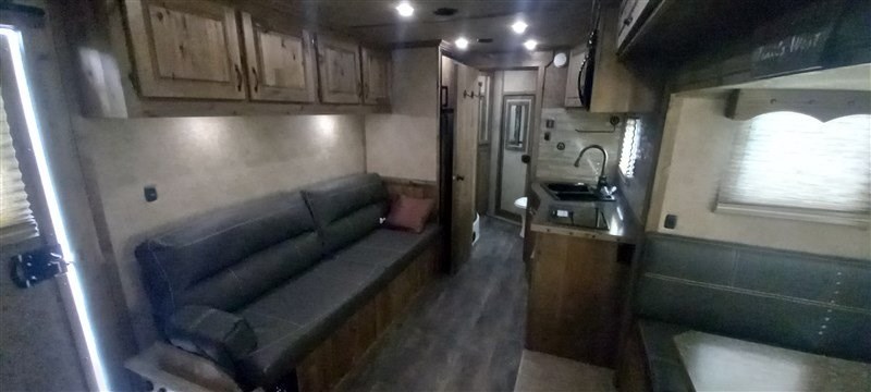 Trailer Photo 14