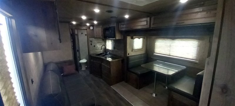 Trailer Photo 13