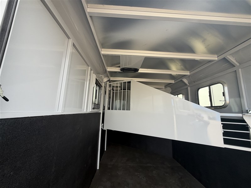 Trailer Photo 10