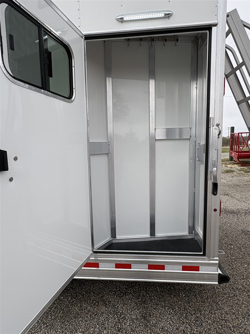 Trailer Photo 10
