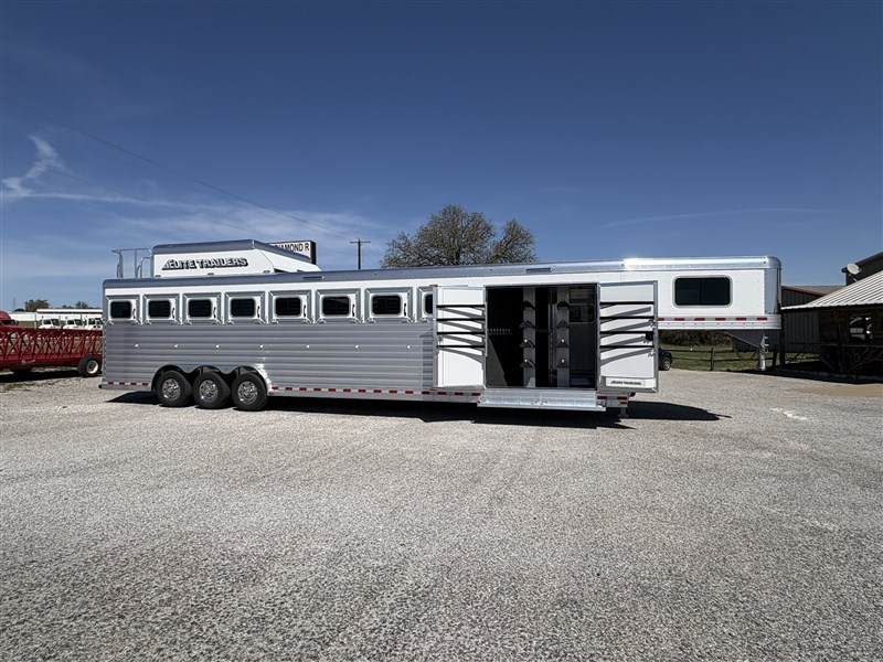 Trailer Photo 12