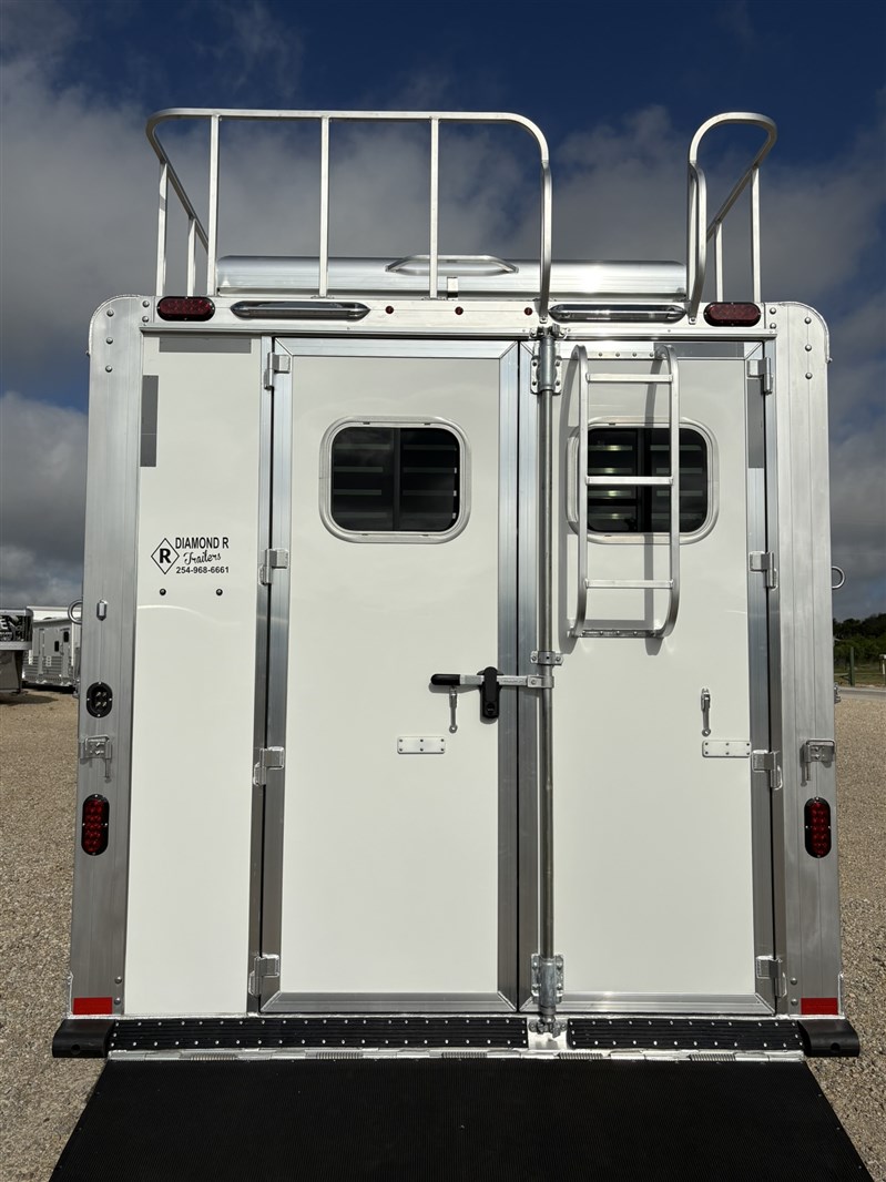 Trailer Photo 11