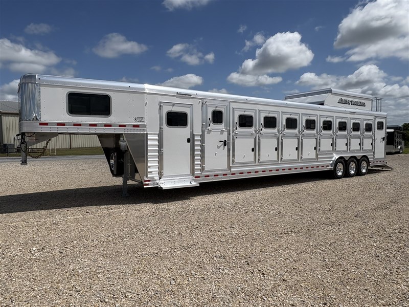 Trailer Photo 16