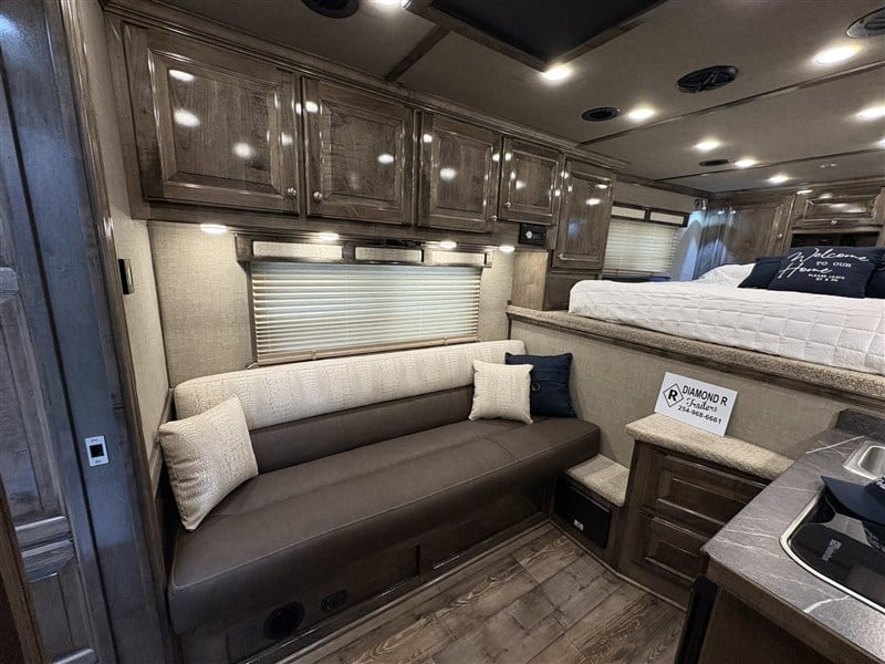 2026 Elite 2 horse 8'8 living quarters - onan generator