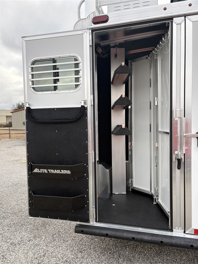 Trailer Photo 16