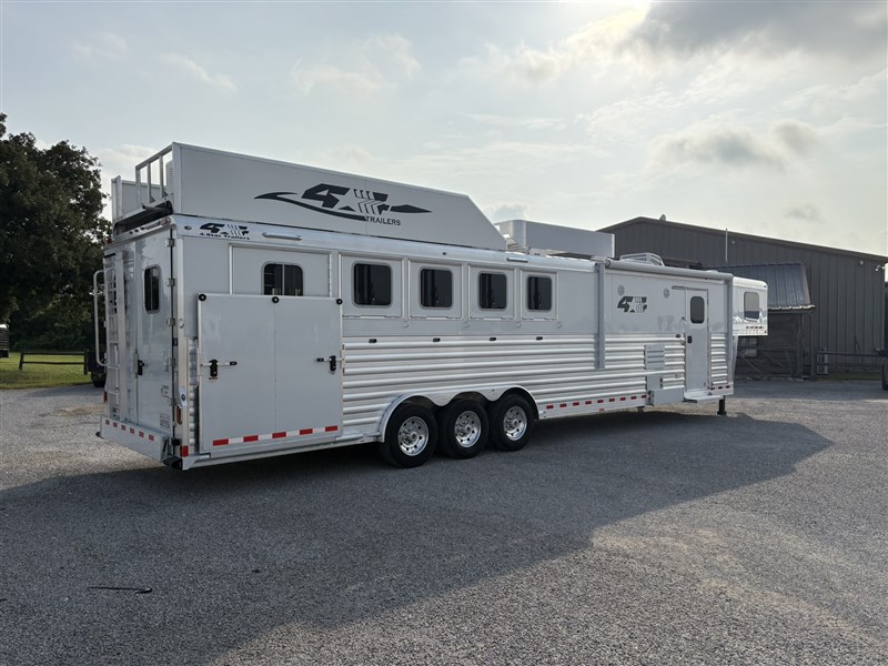 Trailer Photo 16