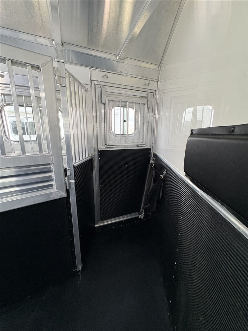 Trailer Photo 19