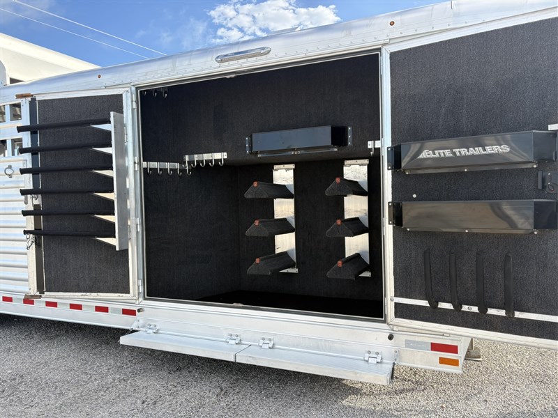 2023 Elite 5 horse stock combo double door tack