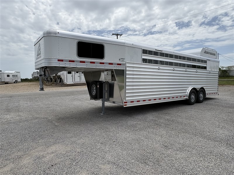 Trailer Photo 12