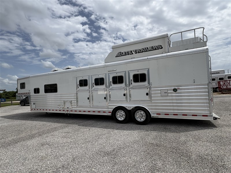 Trailer Photo 17