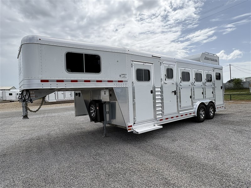 Trailer Photo 10