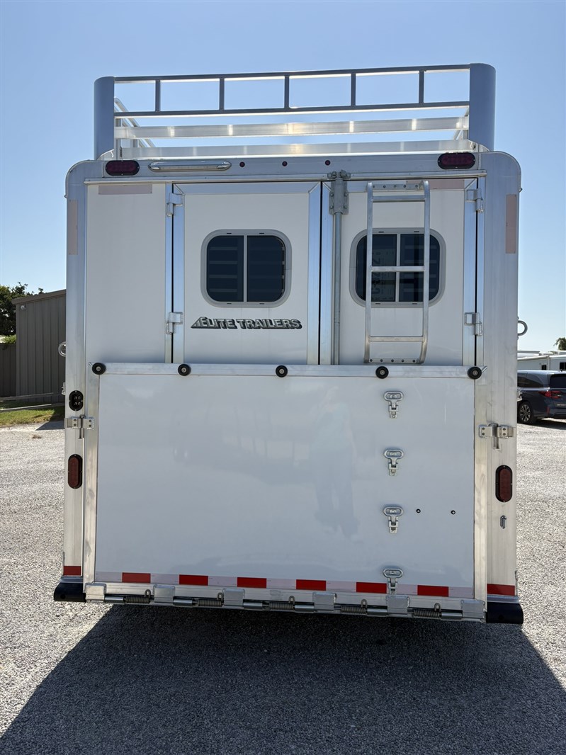 Trailer Photo 2