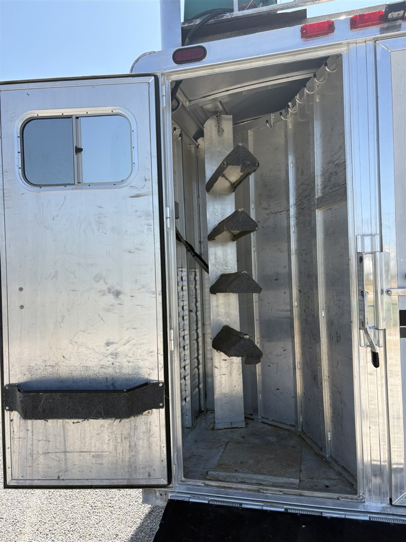 Trailer Photo 8