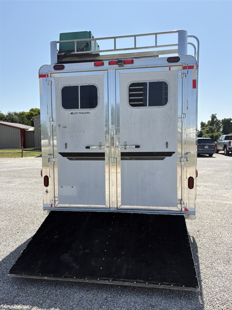 Trailer Photo 5