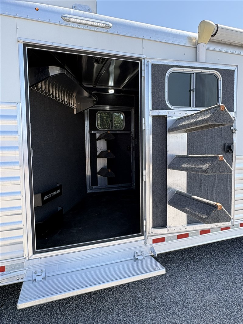 Trailer Photo 14