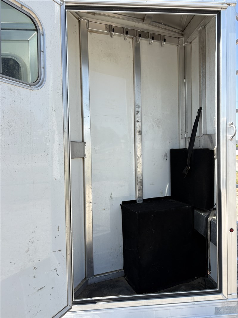 Trailer Photo 18