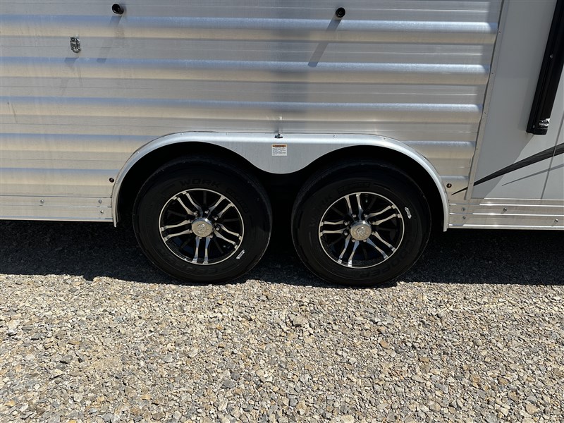 Trailer Photo 12