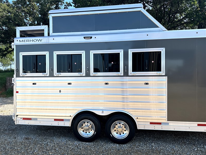 2025 Merhow bronco - 4 horse