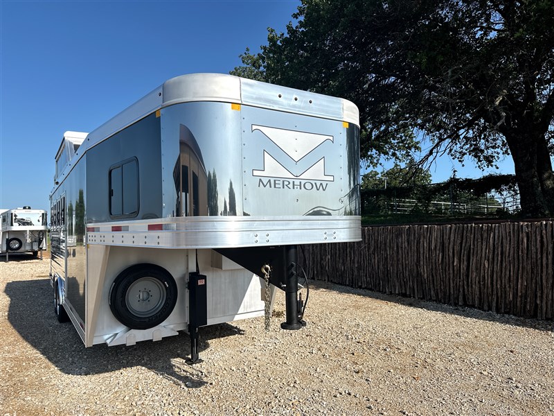2025 Merhow bronco - 4 horse