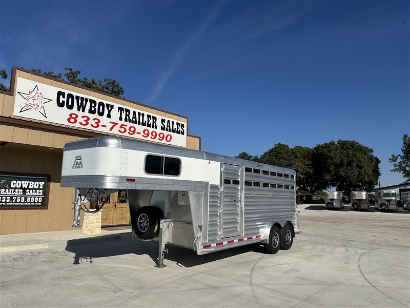 2026 Platinum Coach 3 horse stock combo