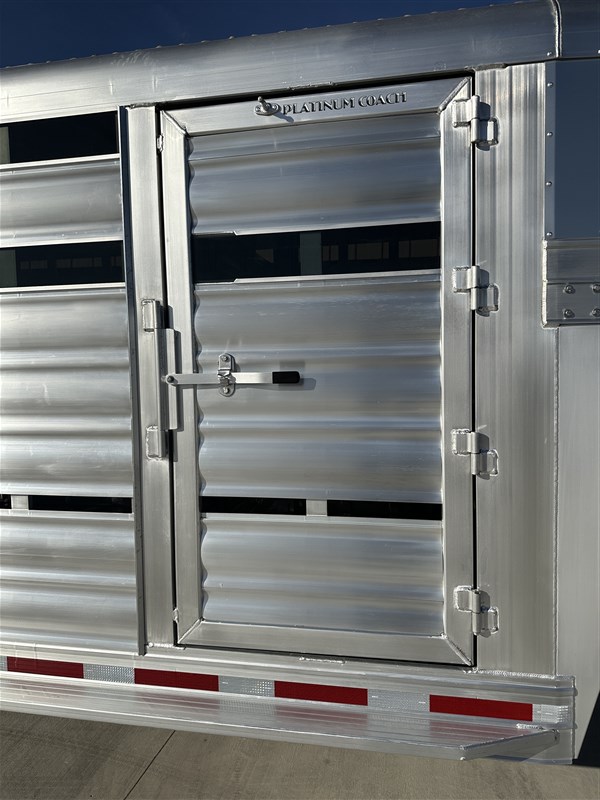 Trailer Photo 11