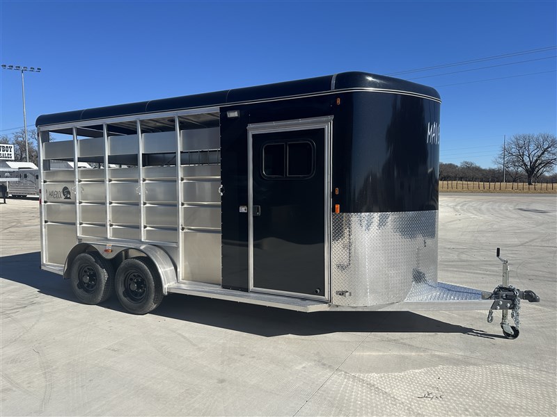 2026 Maverick lite (aluminum) 3 horse 7'6" tall