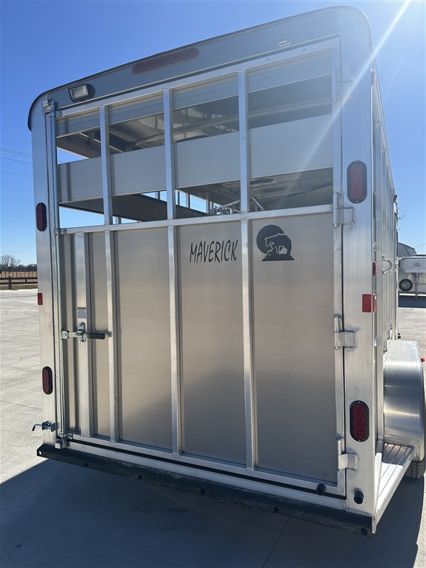 2026 Maverick lite (aluminum) 3 horse 7'6" tall