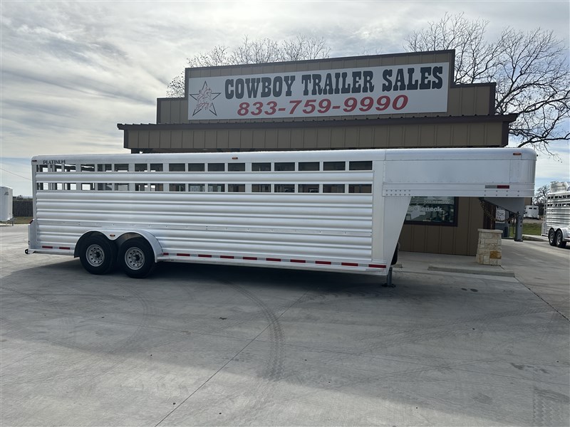 2026 Platinum Coach 24' x 7' livestock trailer