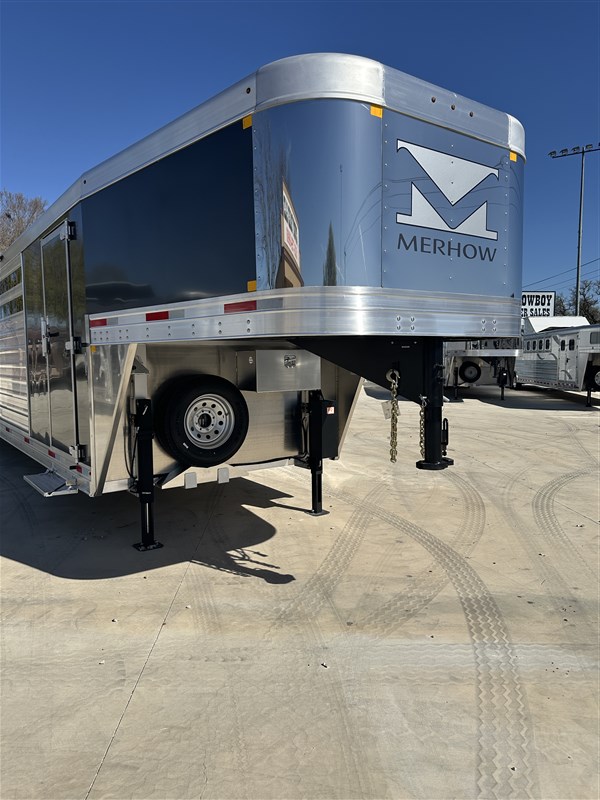 2026 Merhow 12 horse cutter series trainer trailer