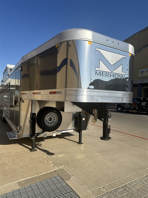 2026 Merhow 8 horse trainer trailer
