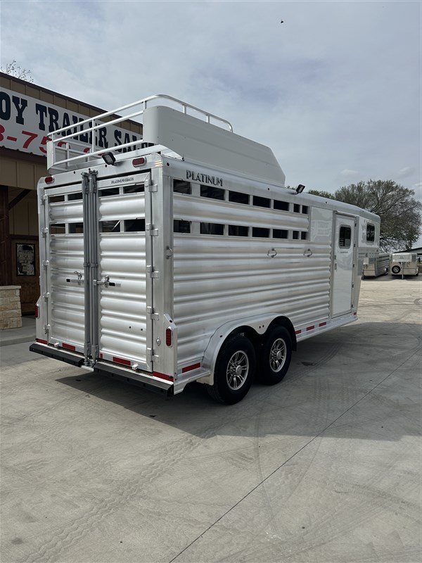 Trailer Photo 19