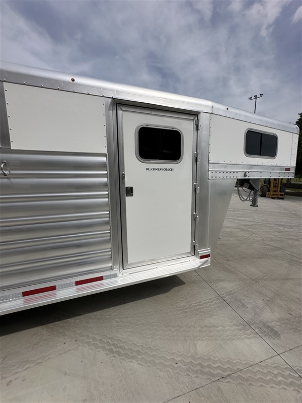 Trailer Photo 9