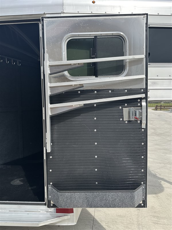 Trailer Photo 13