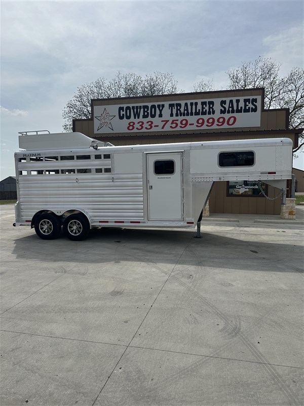 2026 Platinum Coach 3 horse stock combo