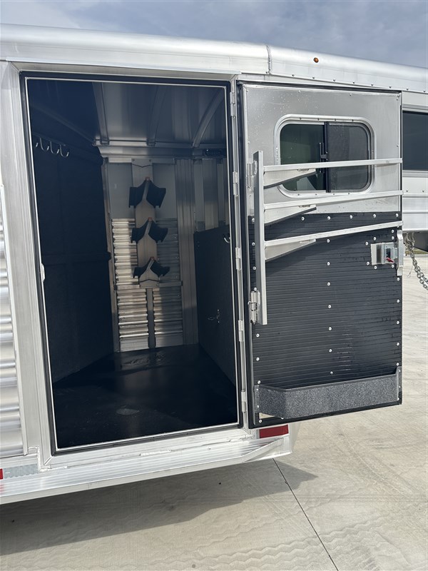 Trailer Photo 10