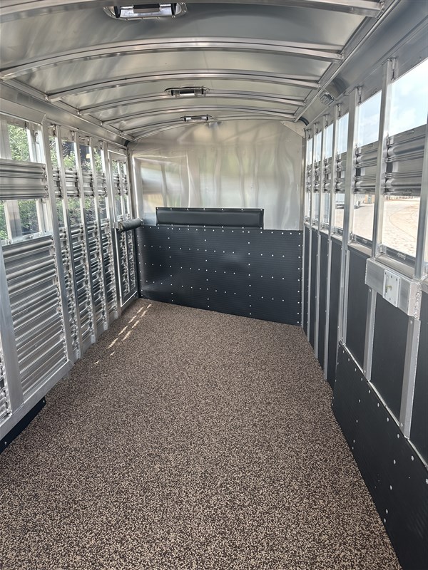 2026 Platinum Coach 23' x 7' stock combo